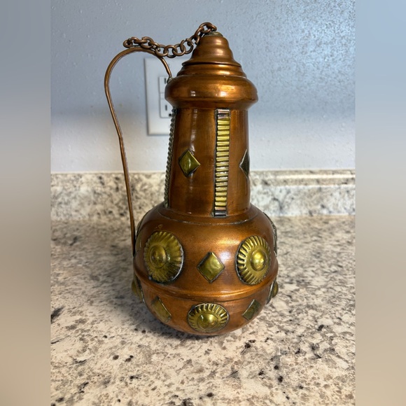 Vintage Middle Eastern copper and brass ewer (water vessel) - Picture 4 of 12